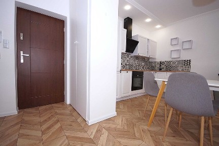 ul. Krakowska, 2 pokoje z balkonem po remoncie