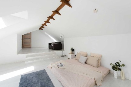 Nowoczesny dom dla dwóch rodzin przy lesie, 218 m², działka 14 arów, fotowoltaika, rekuperacja, klimatyzacja.