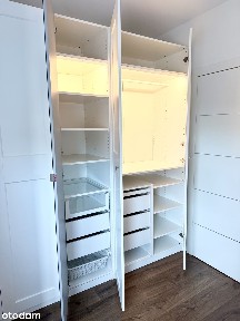 Nowoczesny dom w zabudowie bliźniaczej z dużym, zadbanym ogrodem