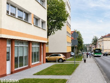 Witryna, Ogrzewanie miejskie, Wysoki sufit, Parking, Kilka ujęć wody