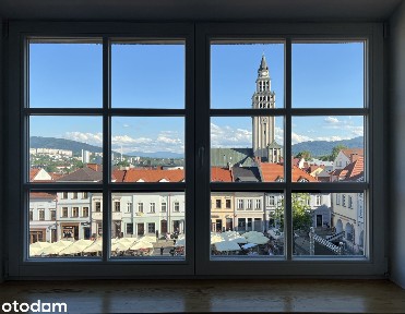 Dwupoziomowy loft na Rynku 100 m², Powalający widok za oknem