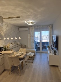 Mieszkanie 2 pok Piasta Towers - wysoki standard, komplet wyposazenia, garaz