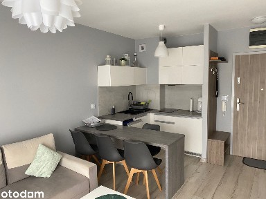 Nowoczesny apartament z balkonem i piwnicą