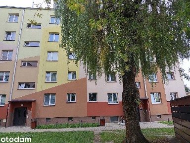 Przestronne mieszkanie z balkonem w bloku