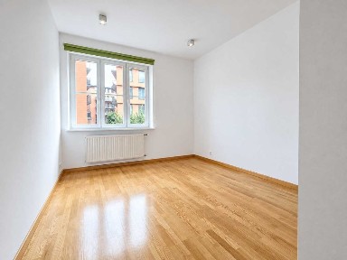 lokal 105 m2 na ul. Warszawskiej Stare Miasto pod biuro, kancelarię itd.