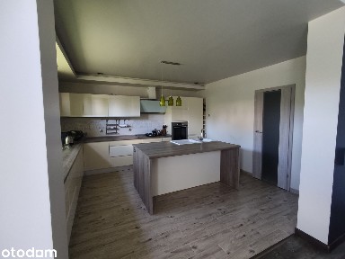 Dom po generalnym remoncie, 195 m², 10 ar, garaż, fotowoltaika
