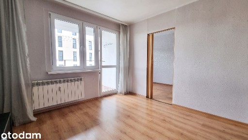 Przytulne 2 pokojowe mieszkanie z balkonem w bloku z C.O. miejskim