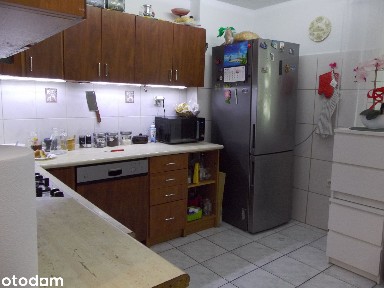 Do sprzedania mieszkanie pokoje plus murowany garaż