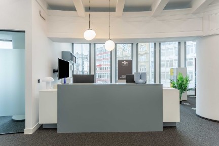 Wynajem biura w Poznaniu: Kompleksowy dostęp do profesjonalnej powierzchni biurowej w lokalizacji Regus Okraglak na elastycznych warunkach.