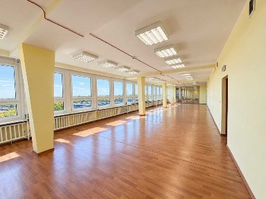 Biuro z widokiem na wynajem Łódź Teofilów | 117 m² | Wersalska 47/75 | V piętro | Recepcja | Parking | Winda | Wyposażenie