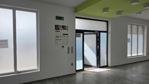Wynajmę parterowy lokal użytkowy 80m2 w Zgierzu przy ulicy Czerwieńskiego 2/4