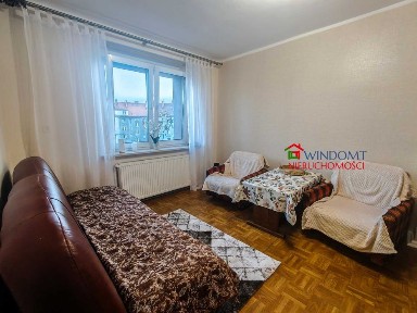 W Śródmieściu. Kameralne, umeblowane. Parking.
