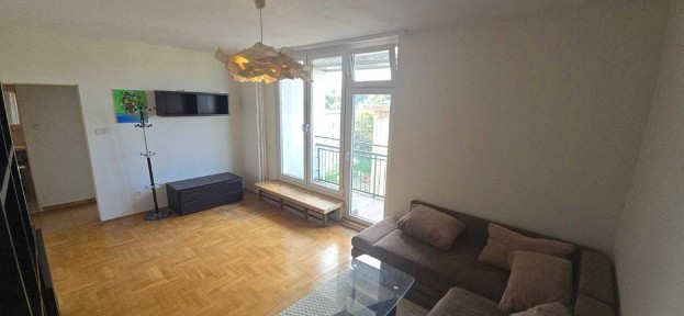 Przestronne dwupokojowe mieszkanie w świetnej lokalizacji - Katowice-Centrum, ul. Adamskiego. Duża, niezależna. kuchnia!