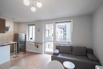 * Jasna kawalerka, balkon, komórka - Towarowa 10, BRAK PROWIZJI