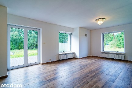 Nowy wolnostojący dom gotowy do zamieszkania z dużą działką i zielenią