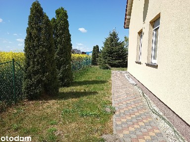 Wolnostojący dom z garażem i dużą działką