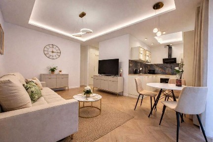 BEZPOŚREDNIO Wyjątkowe Mieszkanie na STARYM MIEŚCIE | 52 m² | 3 Pokoje| Soft Glamour
