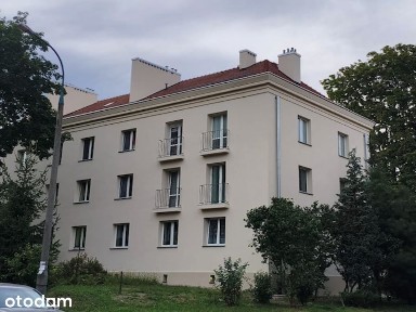 Stare budownictwo, cegła, 2 pokoje, balkon, las za oknem Borek Fałęcki