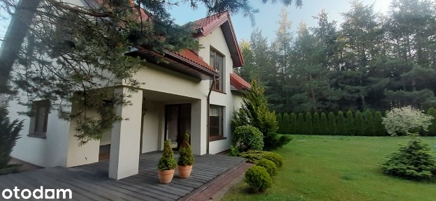 Dom wolnostojący z garażem