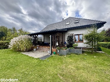 Dom Jaktorów Alpejska blisko szkoły garaż wolnostojący
