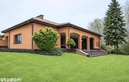 Przestronny dom 320 m² na dużej działce 3000 m² - Michałów-Reginów