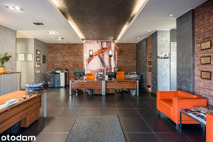 Komfortowy budynek biurowy z magazynem oraz działką 3298 m2 w centrum