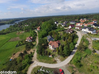 Piękny rodzinny dom w otoczeniu lasu