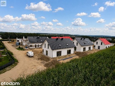 Komfortowe domy z ogrodem / pompa ciepła / media