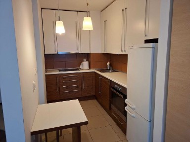 Duża komfortowa kawalerka 29 m² w bardzo dobrej lokalizacji na zamkniętym strzeżonym małym, kameralnym osiedlu dla jednej lub dwóch osób.