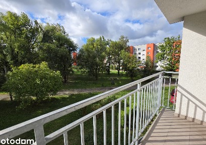 | Niskie piętro | Balkon | Ustawne duże pokoje |