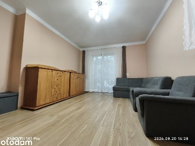 Całkowiy koszt najmu 1850zł. Wliczony czynsz i media.