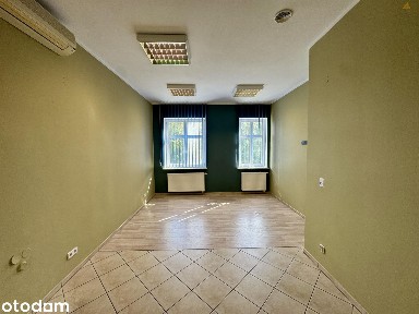Gabinet z umywalką i poczekalnią