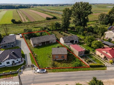 Dom ze stodołą w miejscowości Bartochów
