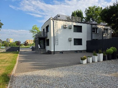 Do wynajęcia wyjątkowy dom budynek użytkowy usługowy 180 m² z prywatnym parkingiem | Siedziba firmy / Gabinety / Szkoła | Strzegomska, Wrocław