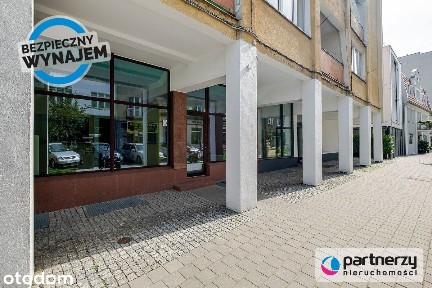 Lokal 60 m2, duże witryny, centrum Gdyni