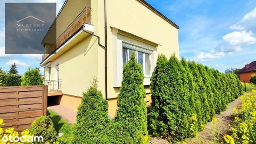 Solidny dom z fotowoltaiką /powiat kolski