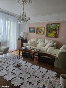 Przestronne mieszkanie z balkonem w bloku