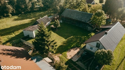 Siedlisko z zadbanym domem i budynkami na działce 2800 m², Zaorze