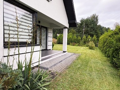 Dom do wynajęcia z ogrodem tarasem garażem Jura mieszkanie siedlisko slow life