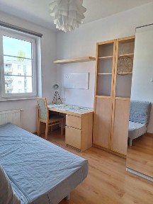 Dla studentek mieszkanie- 2 osobne pokoje i wspólny salon- opolska 23