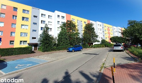 Szeroki balkon, 2 piwnice, duży parking, blisko szkoła