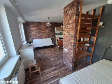 Mieszkanie 1-pokojowe z aneksem sypialnym i balkonem na Saskiej Kępie