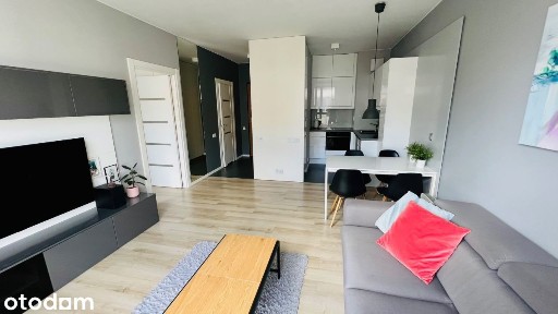Bezpośrednio / Nowoczesny apartament na zielonym osiedlu