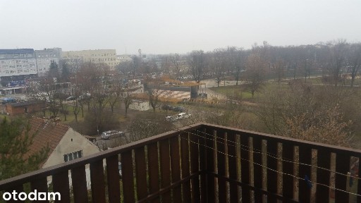 Bezpośre.ul. Paca,przy Parku, naprzeciw szpitala Szaserów