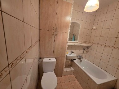 Wici. 2 pietro. Balkon z widok na zieleń