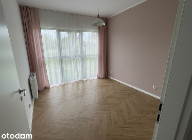 2 pok- balkon / DNI OTWARTE/Hala GARAŻOWA / 12min Tramwajem do Centrum