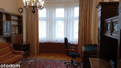 Eleganckie mieszkanie w zabytkowej kamienicy w Śródmieściu