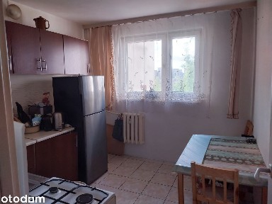 Przestronne 4-pokojowe mieszkanie z balkonem. Cena do negocjacji.