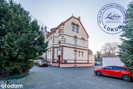 Kamienica w centrum z dużym parkingiem