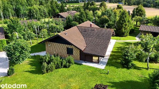 Elegancki Dom-kominek-wiata biesiadna z barem, piękny ogród, 2 garaże
